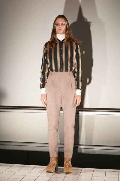 Look 18